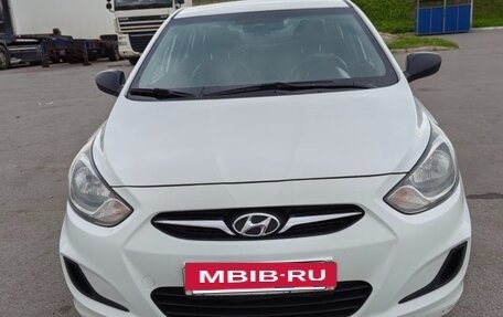 Hyundai Solaris II рестайлинг, 2014 год, 700 000 рублей, 17 фотография