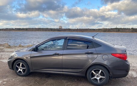 Hyundai Solaris II рестайлинг, 2012 год, 600 000 рублей, 12 фотография