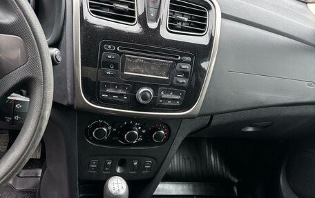 Renault Logan II, 2014 год, 720 000 рублей, 3 фотография