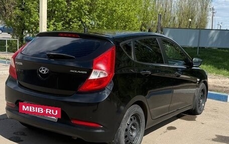 Hyundai Solaris II рестайлинг, 2015 год, 700 000 рублей, 2 фотография