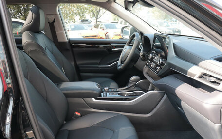 Toyota Highlander, 2024 год, 6 490 000 рублей, 17 фотография