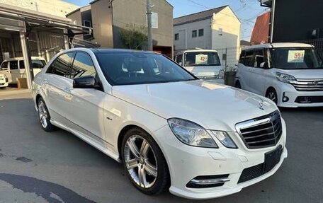Mercedes-Benz E-Класс, 2013 год, 1 175 000 рублей, 3 фотография