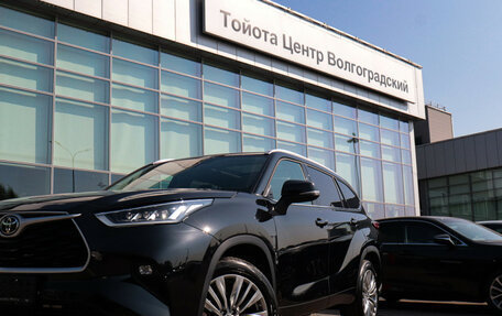 Toyota Highlander, 2024 год, 6 490 000 рублей, 28 фотография