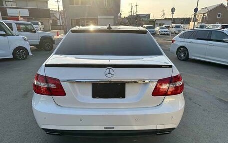 Mercedes-Benz E-Класс, 2013 год, 1 175 000 рублей, 6 фотография