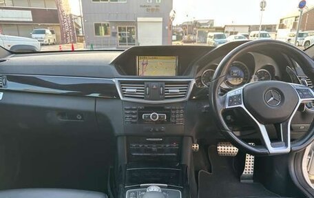 Mercedes-Benz E-Класс, 2013 год, 1 175 000 рублей, 9 фотография