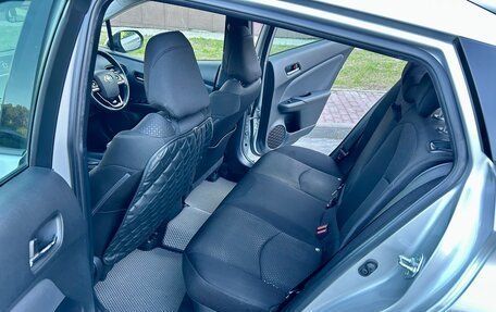 Toyota Prius IV XW50, 2019 год, 1 780 000 рублей, 14 фотография