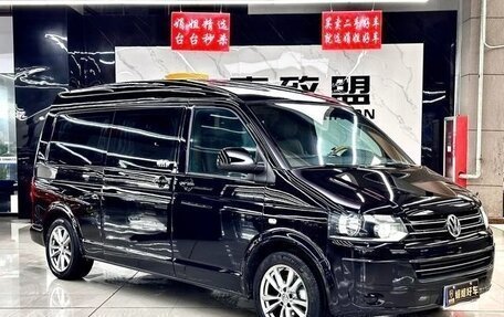 Volkswagen Multivan T6 рестайлинг, 2016 год, 3 130 000 рублей, 12 фотография