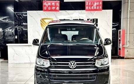 Volkswagen Multivan T6 рестайлинг, 2016 год, 3 130 000 рублей, 8 фотография