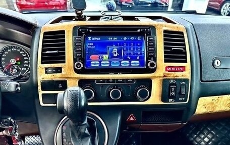 Volkswagen Multivan T6 рестайлинг, 2016 год, 3 130 000 рублей, 17 фотография