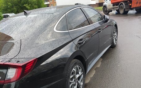 Hyundai Sonata VIII, 2019 год, 2 750 000 рублей, 4 фотография