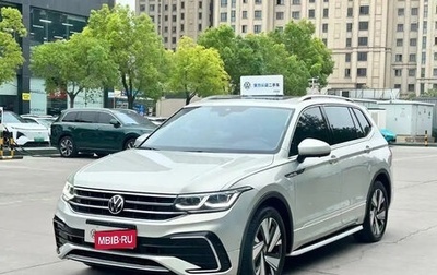 Volkswagen Tiguan II, 2022 год, 3 000 400 рублей, 1 фотография
