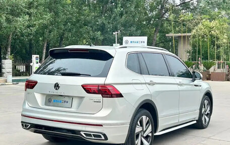 Volkswagen Tiguan II, 2022 год, 3 000 400 рублей, 4 фотография