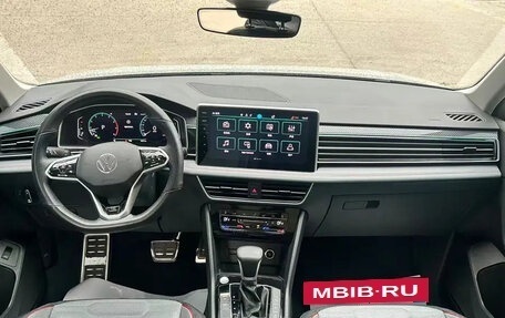 Volkswagen Tiguan II, 2022 год, 3 000 400 рублей, 7 фотография