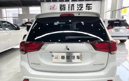 Mitsubishi Outlander III рестайлинг 3, 2021 год, 2 950 777 рублей, 7 фотография
