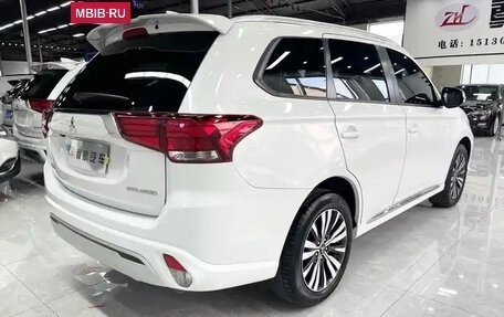 Mitsubishi Outlander III рестайлинг 3, 2021 год, 2 950 777 рублей, 6 фотография