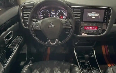 Mitsubishi Outlander III рестайлинг 3, 2021 год, 2 950 777 рублей, 9 фотография