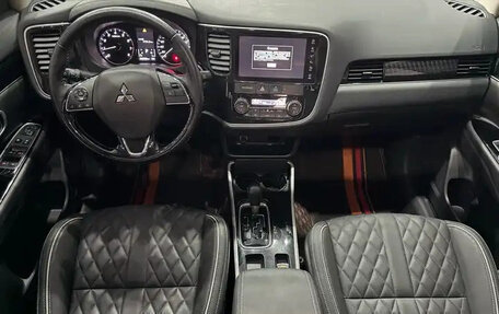 Mitsubishi Outlander III рестайлинг 3, 2021 год, 2 950 777 рублей, 11 фотография