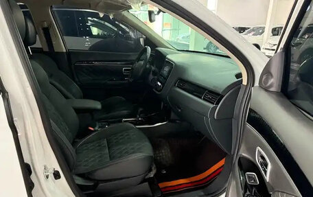 Mitsubishi Outlander III рестайлинг 3, 2021 год, 2 950 777 рублей, 12 фотография