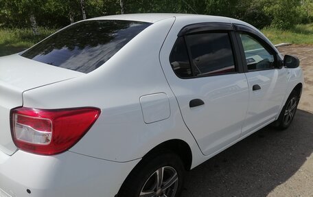 Renault Logan II, 2018 год, 600 000 рублей, 3 фотография
