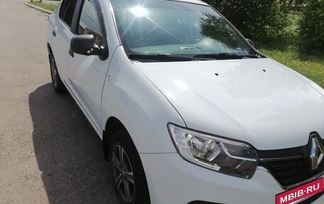 Renault Logan II, 2018 год, 600 000 рублей, 4 фотография