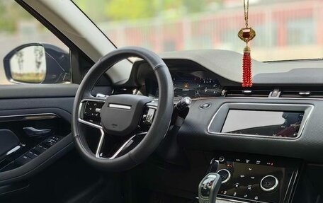 Land Rover Range Rover Evoque II, 2022 год, 3 200 000 рублей, 10 фотография