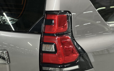 Toyota Land Cruiser Prado 150 рестайлинг 2, 2017 год, 4 399 000 рублей, 9 фотография