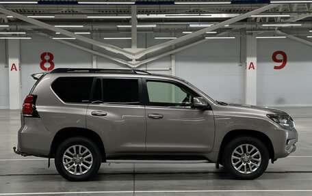 Toyota Land Cruiser Prado 150 рестайлинг 2, 2017 год, 4 399 000 рублей, 4 фотография