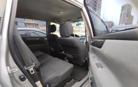 Toyota Avensis Verso I рестайлинг, 2002 год, 500 000 рублей, 10 фотография