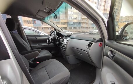 Toyota Avensis Verso I рестайлинг, 2002 год, 500 000 рублей, 11 фотография