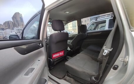 Toyota Avensis Verso I рестайлинг, 2002 год, 500 000 рублей, 8 фотография