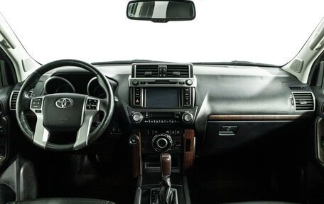Toyota Land Cruiser Prado 150 рестайлинг 2, 2015 год, 3 379 898 рублей, 13 фотография