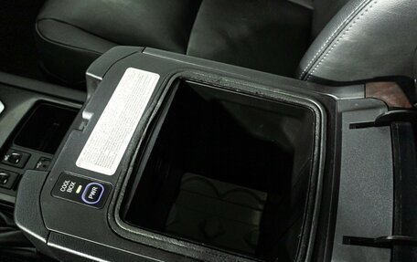 Toyota Land Cruiser Prado 150 рестайлинг 2, 2015 год, 3 379 898 рублей, 26 фотография