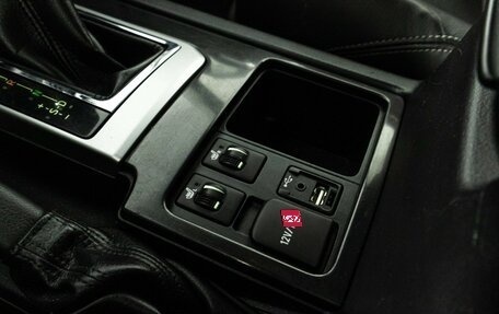 Toyota Land Cruiser Prado 150 рестайлинг 2, 2015 год, 3 379 898 рублей, 23 фотография