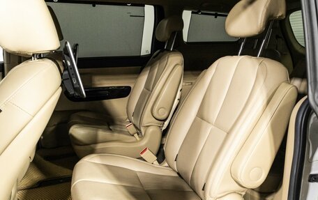KIA Carnival III, 2019 год, 3 199 700 рублей, 10 фотография