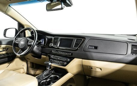KIA Carnival III, 2019 год, 3 199 700 рублей, 9 фотография