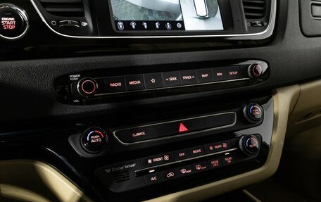KIA Carnival III, 2019 год, 3 199 700 рублей, 32 фотография