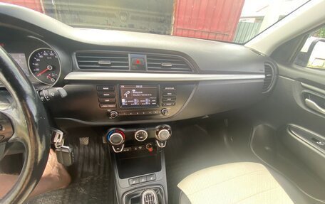 KIA Rio IV, 2018 год, 1 400 000 рублей, 3 фотография