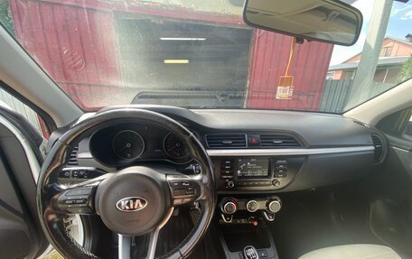 KIA Rio IV, 2018 год, 1 400 000 рублей, 5 фотография