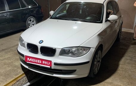 BMW 1 серия, 2008 год, 640 000 рублей, 10 фотография