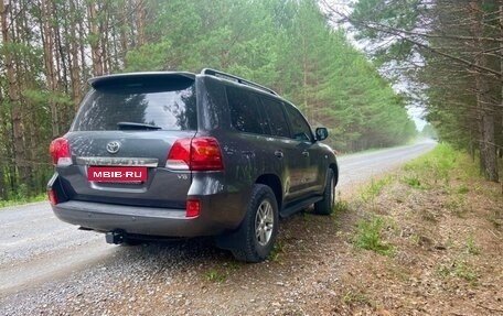 Toyota Land Cruiser 200, 2010 год, 3 200 000 рублей, 10 фотография
