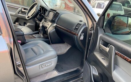 Toyota Land Cruiser 200, 2010 год, 3 200 000 рублей, 17 фотография
