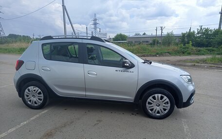 Renault Sandero II рестайлинг, 2022 год, 1 200 000 рублей, 11 фотография