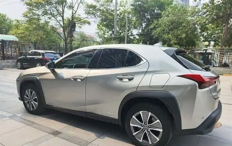 Lexus UX I, 2022 год, 2 600 000 рублей, 2 фотография