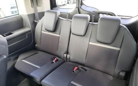 Honda Stepwgn IV, 2017 год, 1 450 000 рублей, 19 фотография