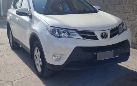 Toyota RAV4, 2015 год, 2 100 000 рублей, 2 фотография