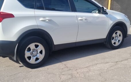 Toyota RAV4, 2015 год, 2 100 000 рублей, 5 фотография