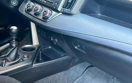 Toyota RAV4, 2015 год, 2 100 000 рублей, 14 фотография