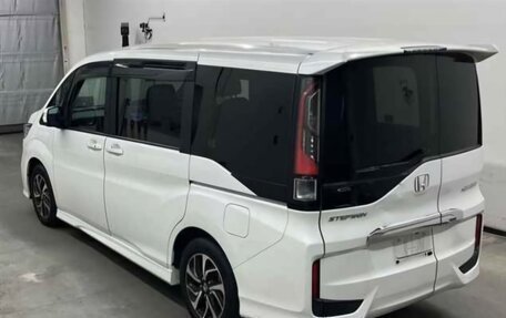 Honda Stepwgn IV, 2021 год, 2 300 000 рублей, 2 фотография