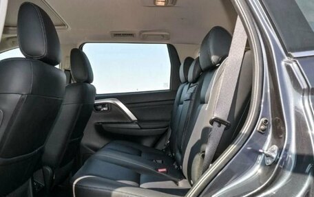 Mitsubishi Montero Sport, 2022 год, 3 990 000 рублей, 7 фотография
