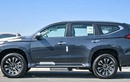Mitsubishi Montero Sport, 2022 год, 3 990 000 рублей, 4 фотография